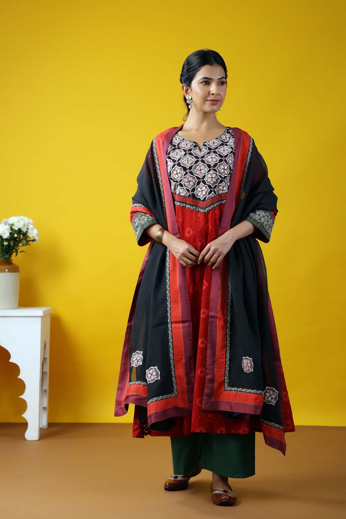 Black Kotadoriya Dupatta With Gota Motifs | cotrasworld