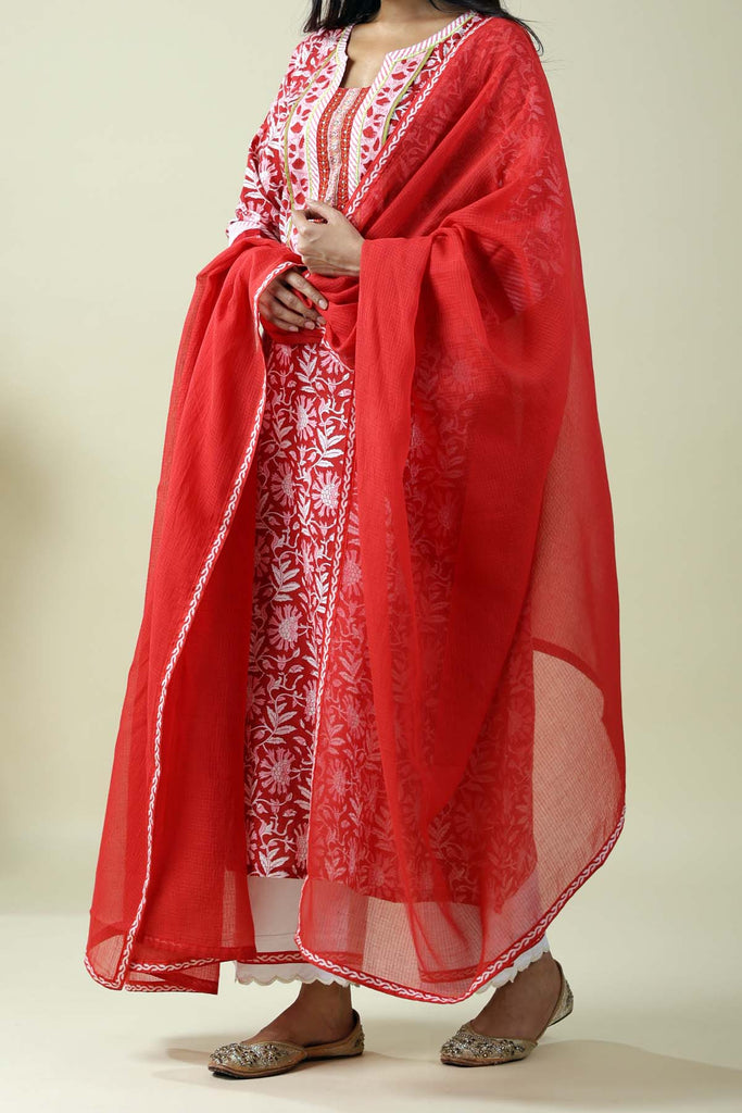 Red Kotadoriya Dupatta With Fabric Border