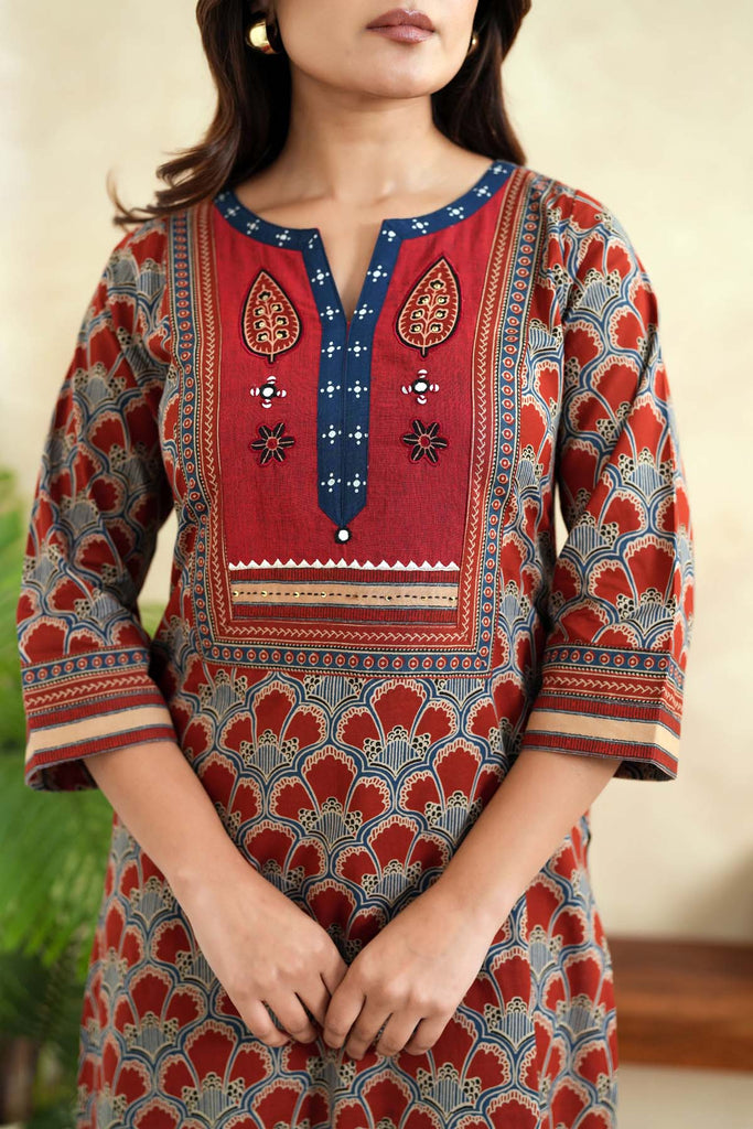 Straight Fit Kurta In Maroon Cotton Fabric