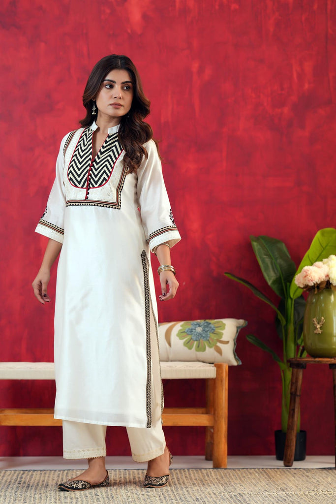 Cream Straight Fit Kurta In Chanderi Fabric