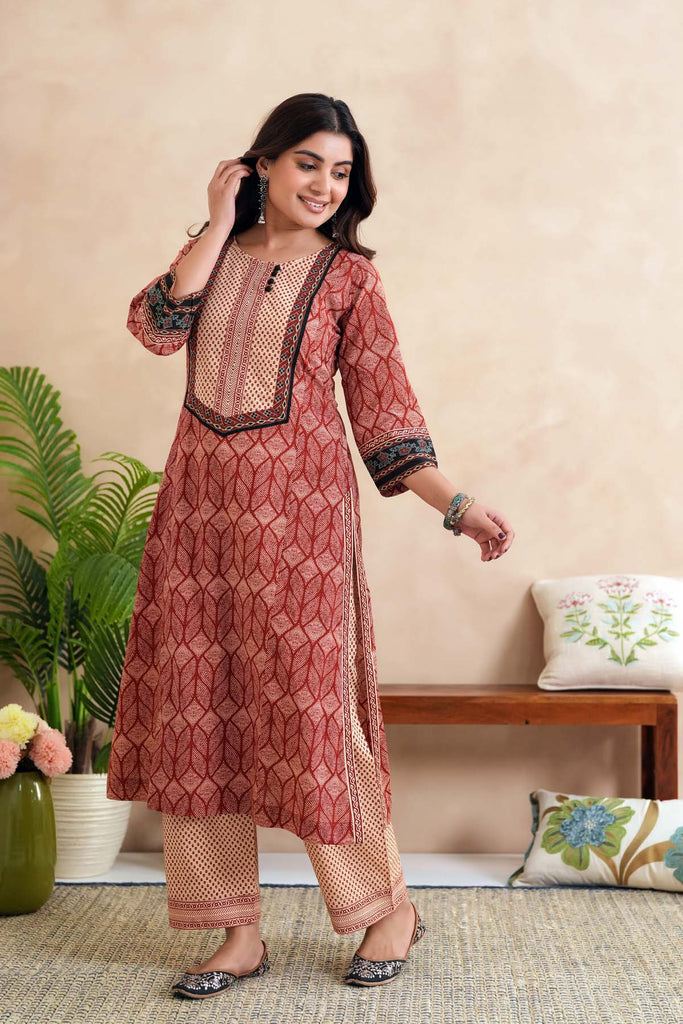 Straight Fit Kurta/Pant Set In Maroon/Beige Color