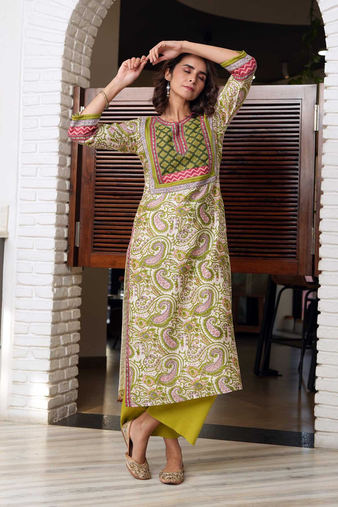 Straight Fit Kurta In Cream Chanderi Fabric