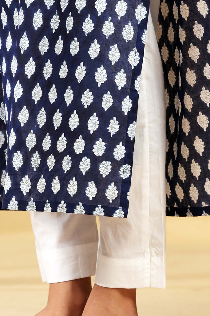 Iknaura White Womens Stylish  Classic PencilCigarette Cotton Pants