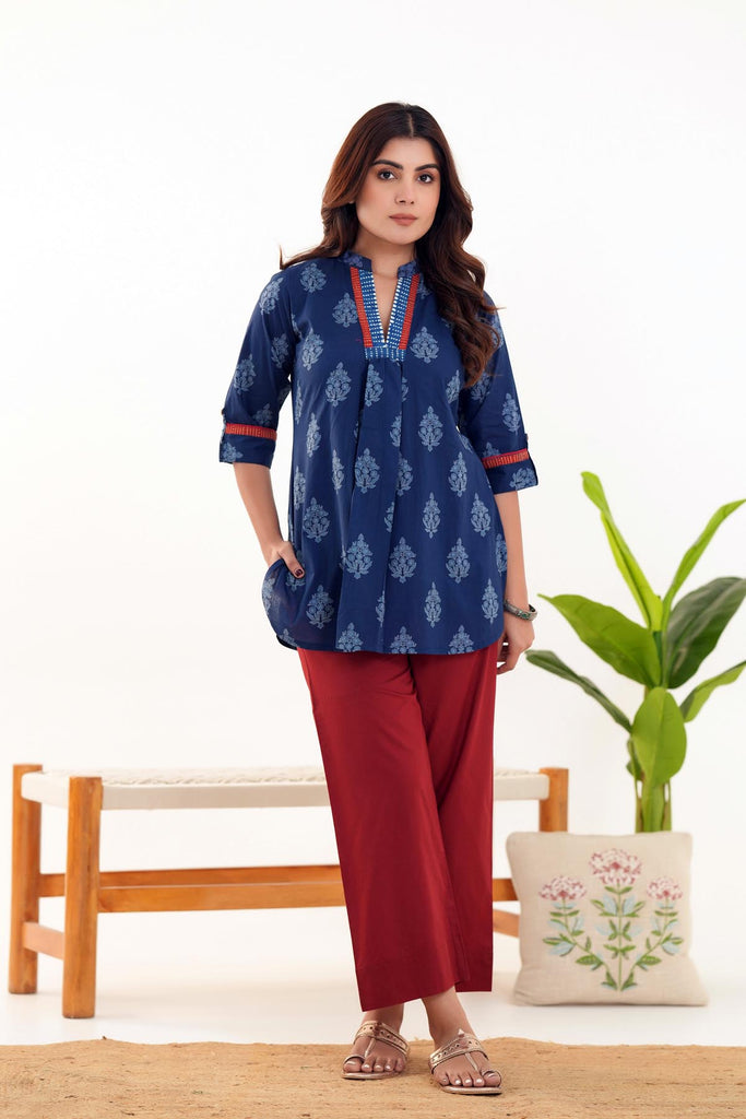 Navy Blue Short Length Kurti In Cotton Fabric